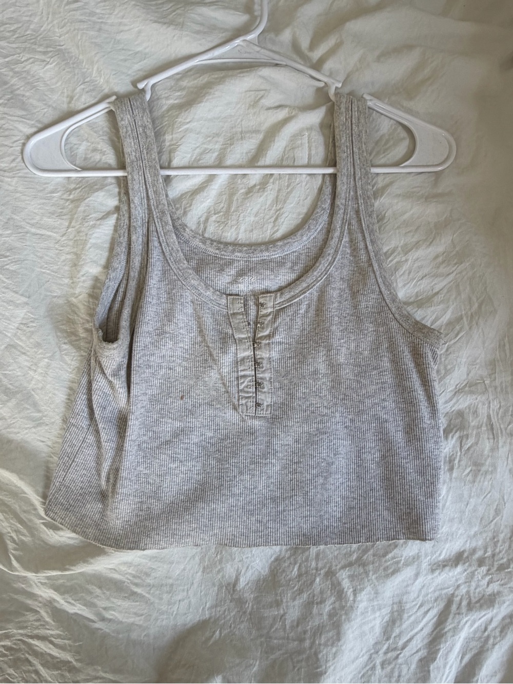 Ribbed Scoop Henley Crop Tank - Light Gray